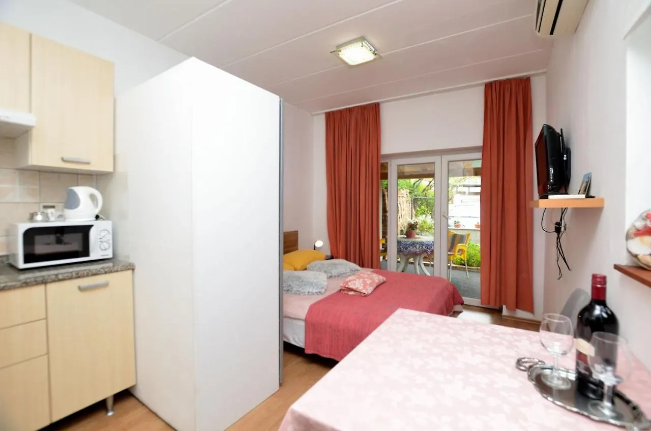 Apartments Maja Штиньян